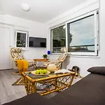 Jedro شقة بيتريتْشاني